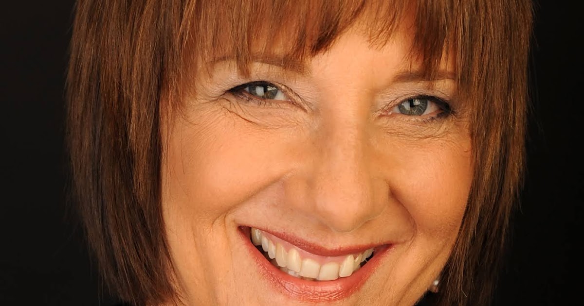 Read 52 Books in 52 Weeks BW9 Ladies of Fiction Deborah Crombie