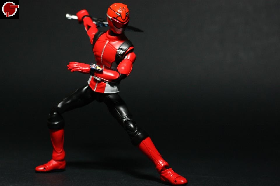 My Shiny Toy Robots: Toybox REVIEW: S.H. Figuarts Red Buster
