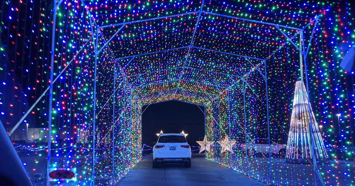 Northbrook Mall DriveThru Light Show Christmas 2020