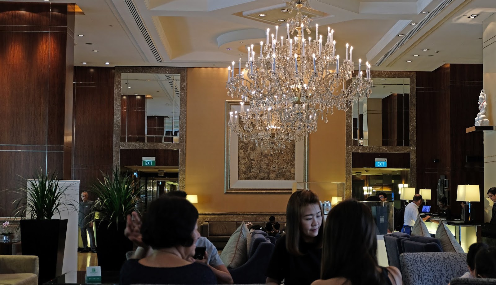 Holiday Inn Orchard Afternoon Tea at the Lobby Lounge theMOOSE makan travel 画画 * a