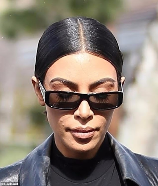 Kim Kardashian sufre de un “mal día de piel”
