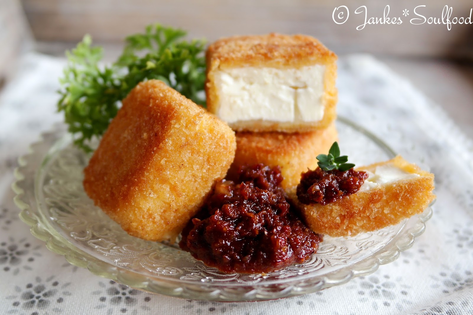 Jankes*Soulfood : Gebackene Fetawürfel mit Kirschpesto