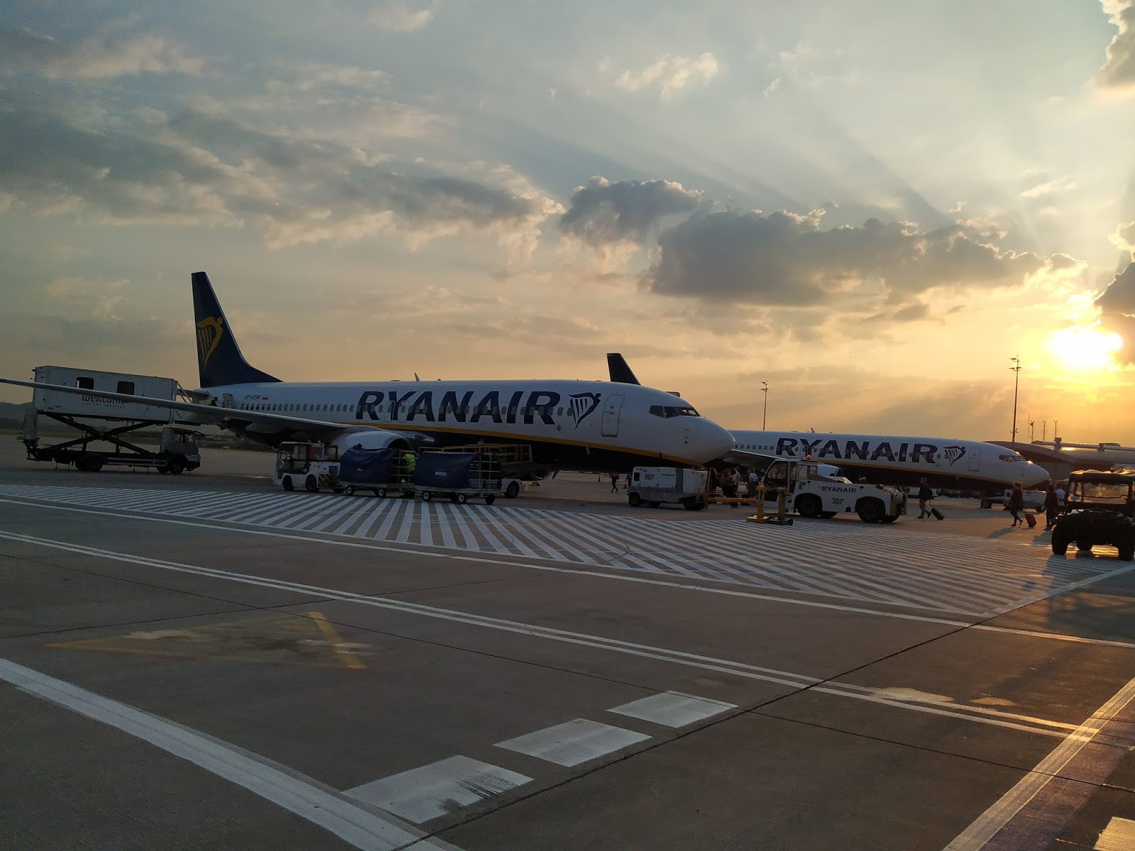 ryanair, východ slunce