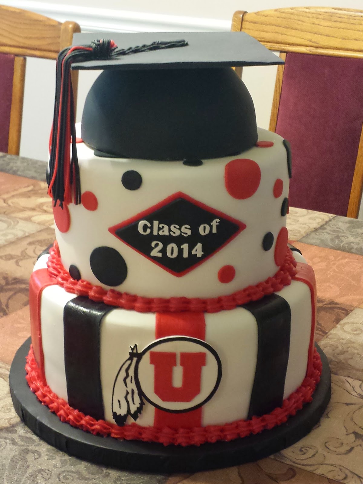 J&rsquo;s Cakes: Graduation Cake