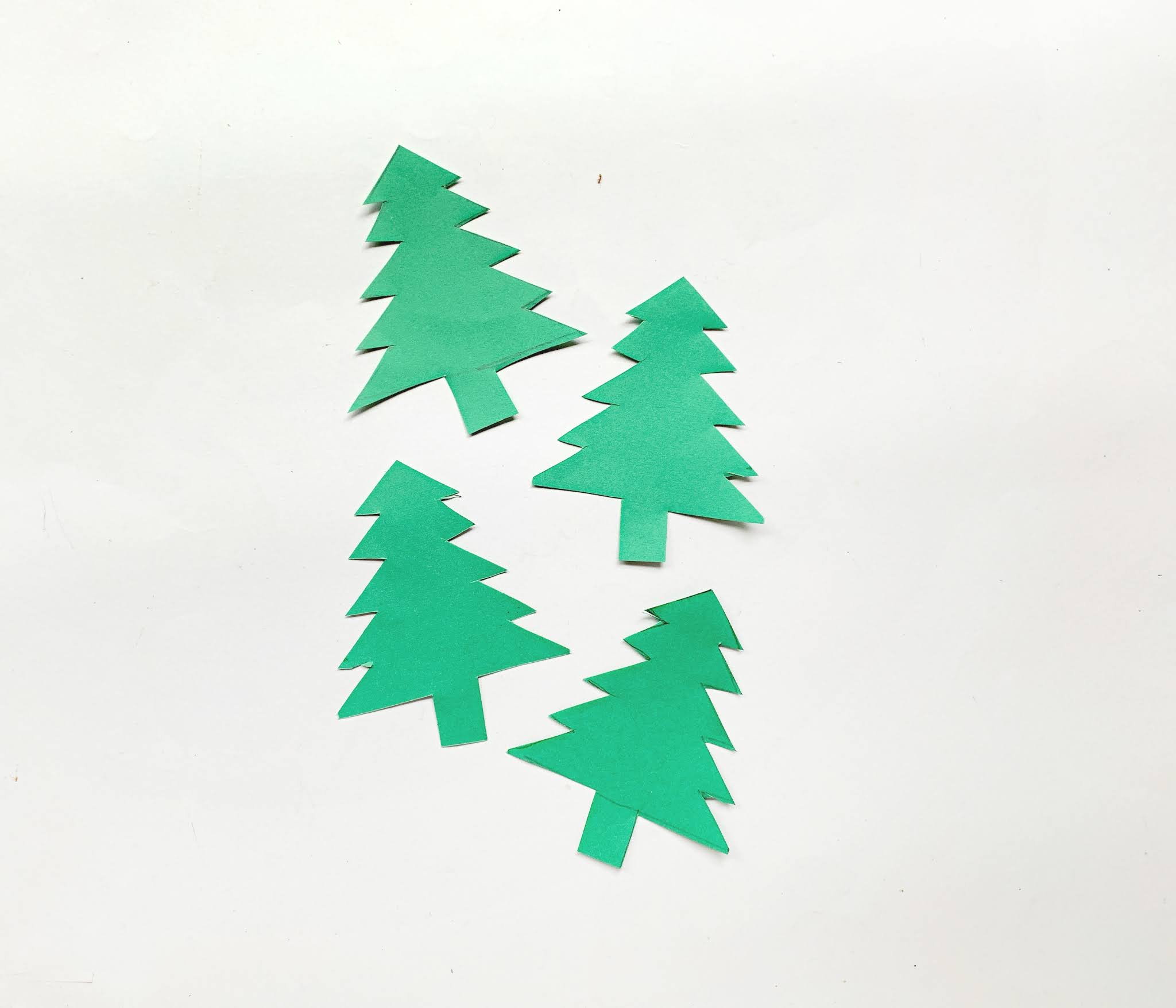 Fun and Easy 3D Paper Christmas Tree Craft for Kids to Make {with FREE