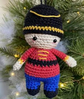 PATRON GRATIS EL CASCANUECES AMIGURUMI 47543