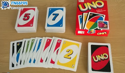 คำแนะนำในการเล่น Uno ในรายละเอียดที่น่าสนใจมาก