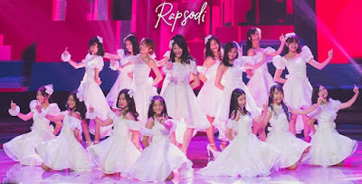 SNH48 fans with their views on JKT48's original single Rapsodi