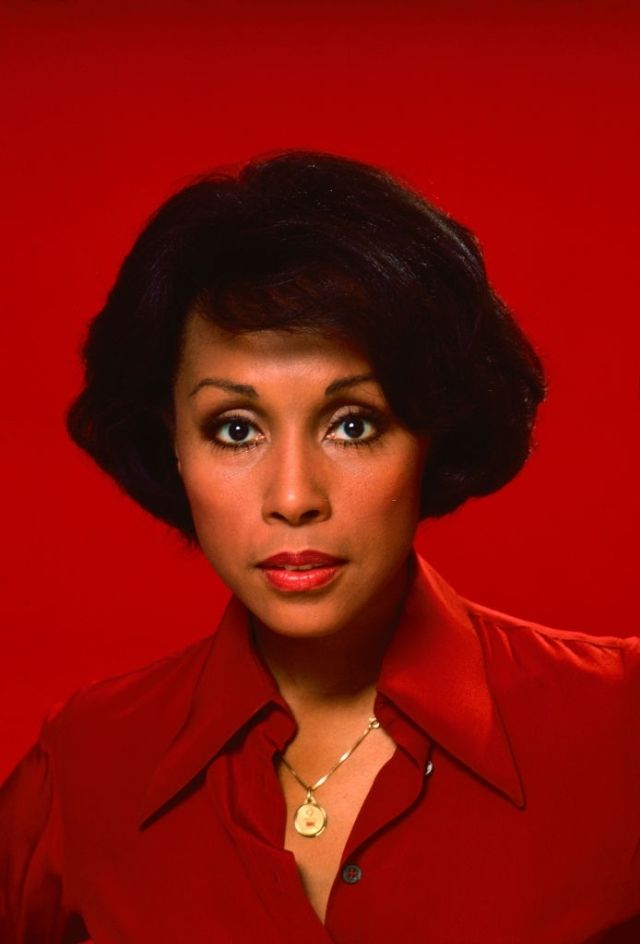 Stunning Portraits of Diahann Carroll in the 1970s | Vintage News Daily