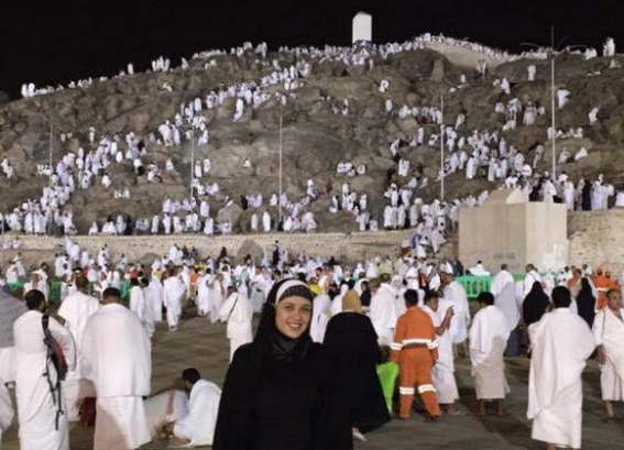 شاهد بالصور فنانات في الحرم المكي بالحجاب بدون بكياج,,,,,