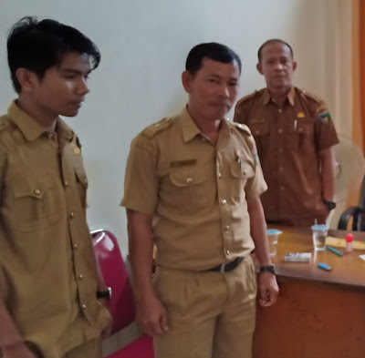 Iwal menekankan bagi yang tidak mendapatkan bantuan akan diusulkan untuk mendapatkan bantuan selanjutnya. iwal pj wali nagari surantih