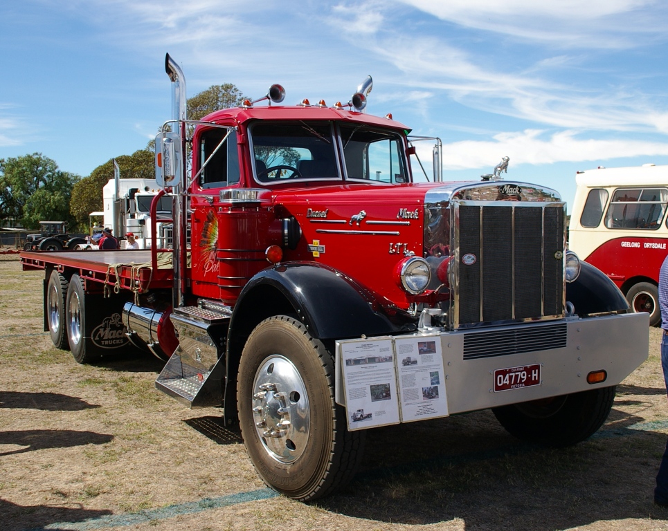 Historic Trucks: HCVC Ballarat Branch Clunes Truck Show 2016 - Part 1