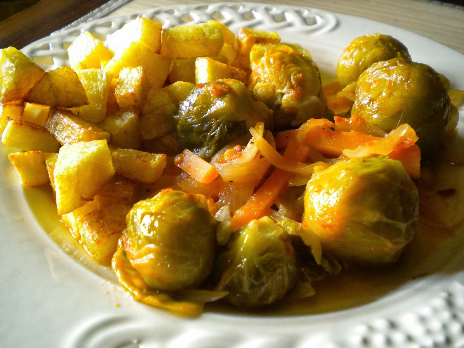 hoy hemos comido... Coles de Bruselas guisadas