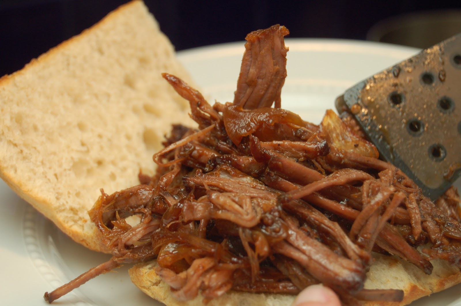 how to eat properly shredded beef brisket with crispy onions