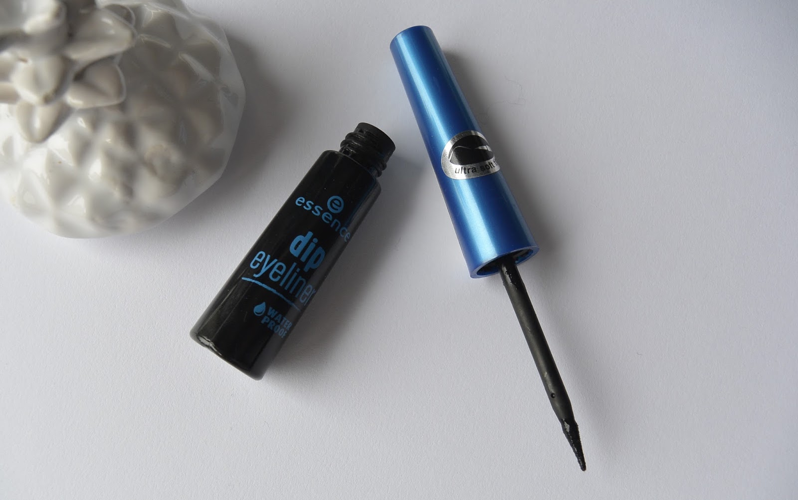 Essence Dip eyeliner review Irispraat.nl