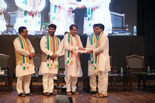 ICSI Introduces Traditional Indian Attire and Khadi Angavastram as the Convocation DRESS Code ICSI Introduces Traditional Indian Attire and Khadi Angavastram as the Convocation DRESS Code