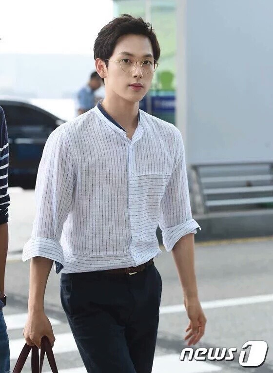 오늘자 임시완 인천공항 출국 사진 | 인스티즈