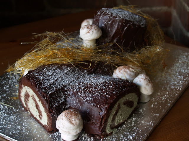 Buche de Noel: Yule Log Cake