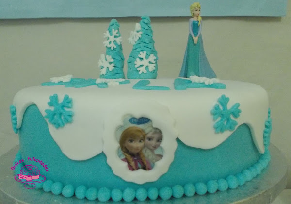 Tarta de la princesa Elsa para celebrar el cumple de una niña