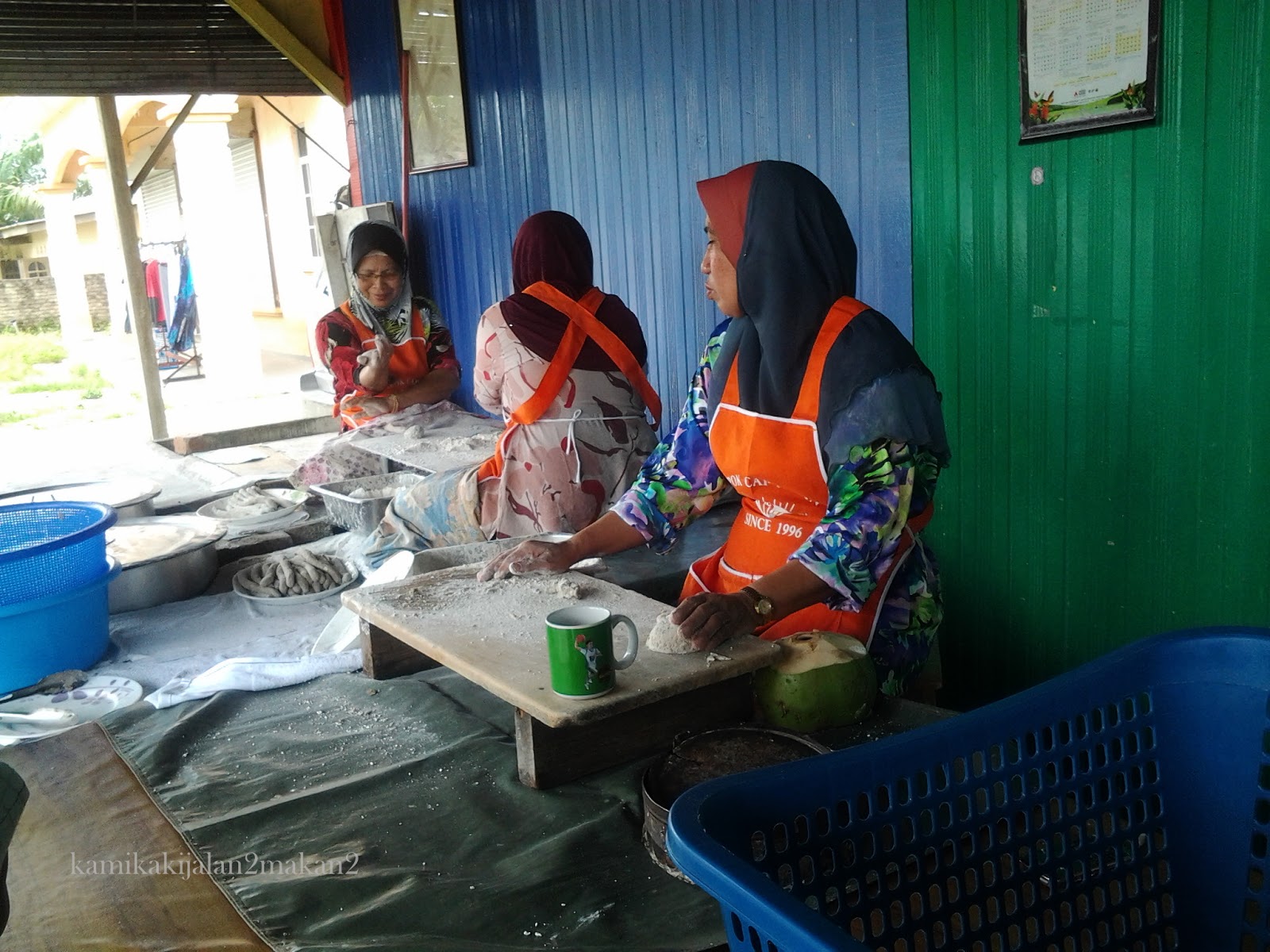 KAMIkakiJALAN2MAKAN2 KEROPOK INTAN, KEMAMAN