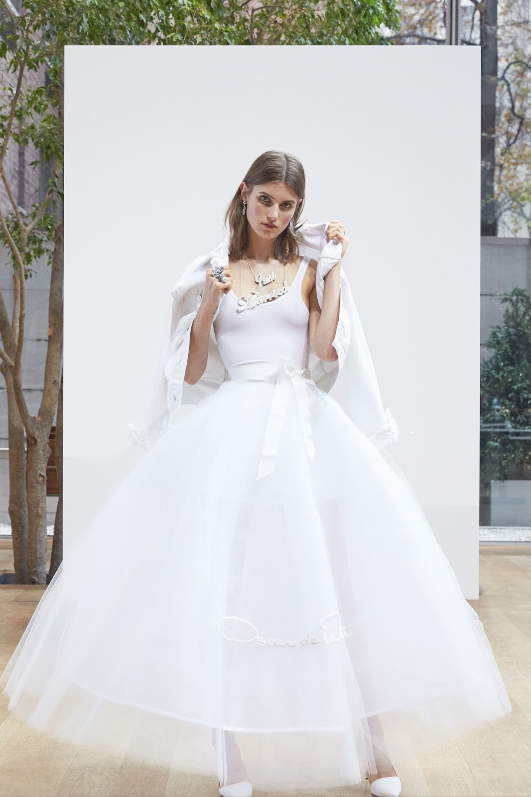 Exquisite Bridal Gowns: Oscar de la Renta