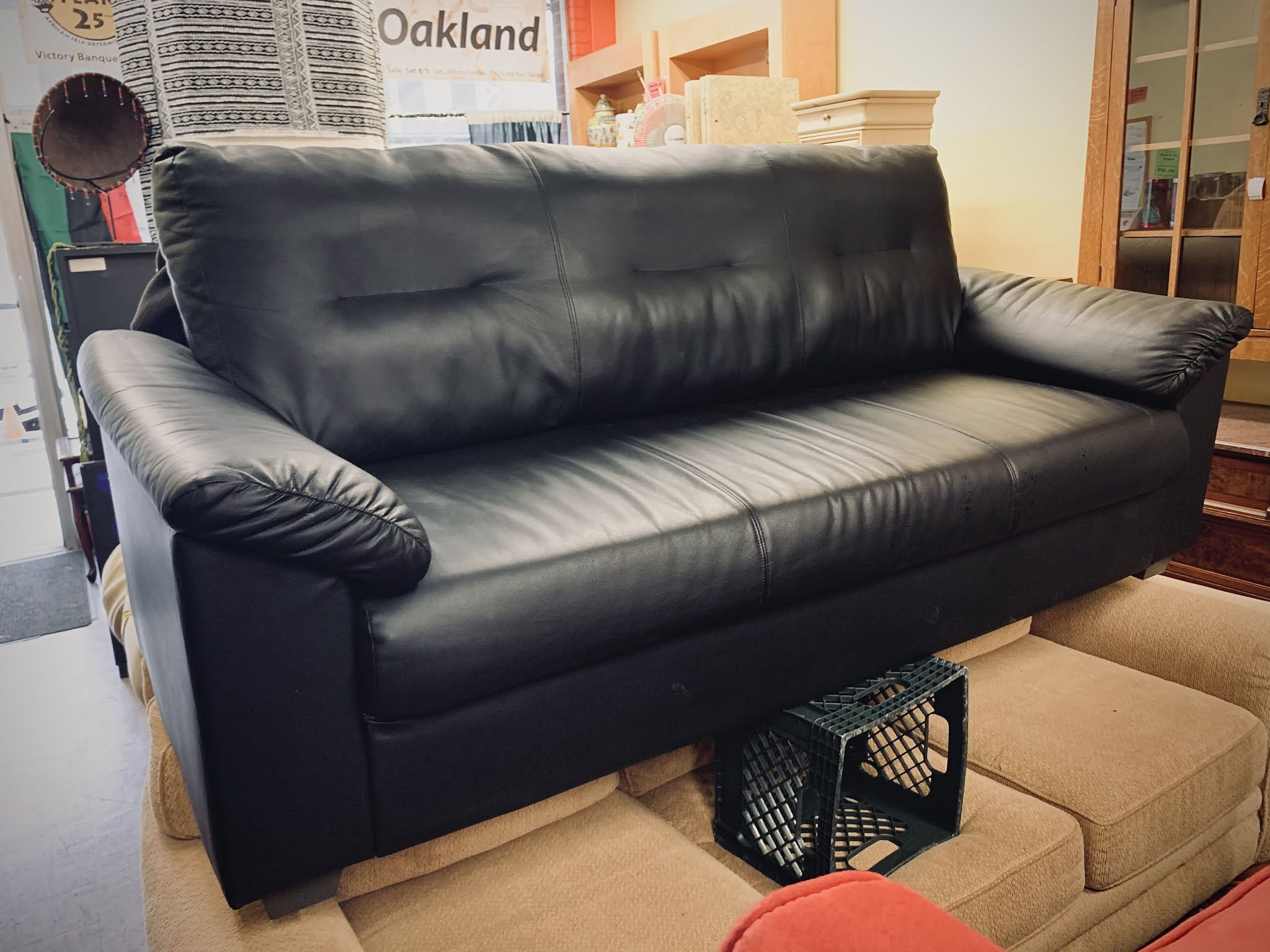 UHURU FURNITURE & COLLECTIBLES SOLD **BARGAIN BUY** 102417 Knislinge