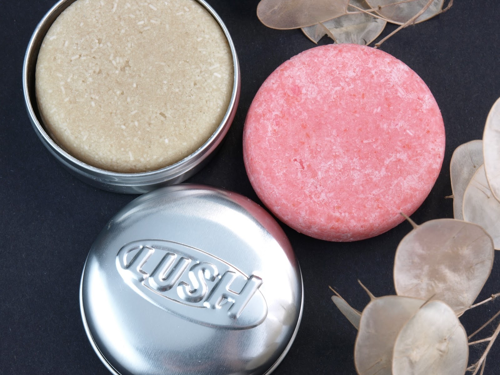 New Lush Bars in "Lullaby" & "Honey I Washed My Hair": Review | The Happy Sloths: Makeup, Skincare Blog with Reviews and Swatches