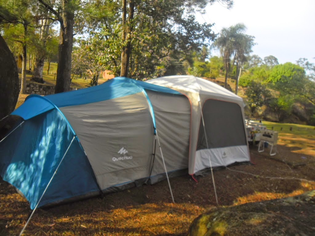 Camping Mais Barraca Quechua Arpenaz Family 4.1 e Gazebo Fresh 3x3 Quechua