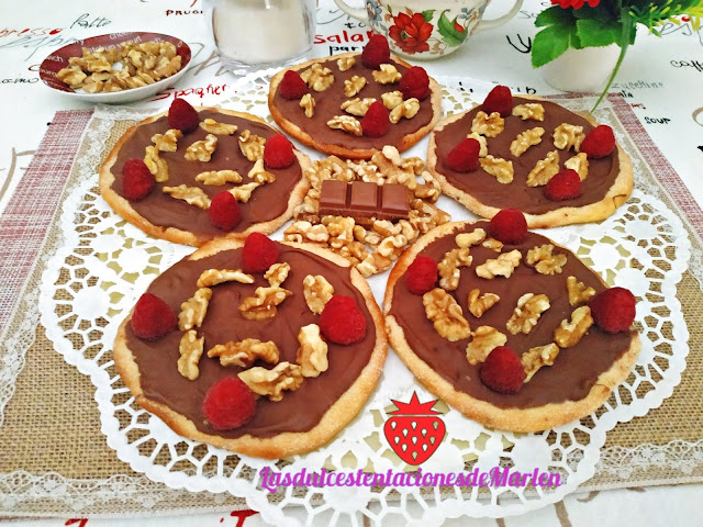 Tortas De Aceite Con Chocolate Y Nueces
