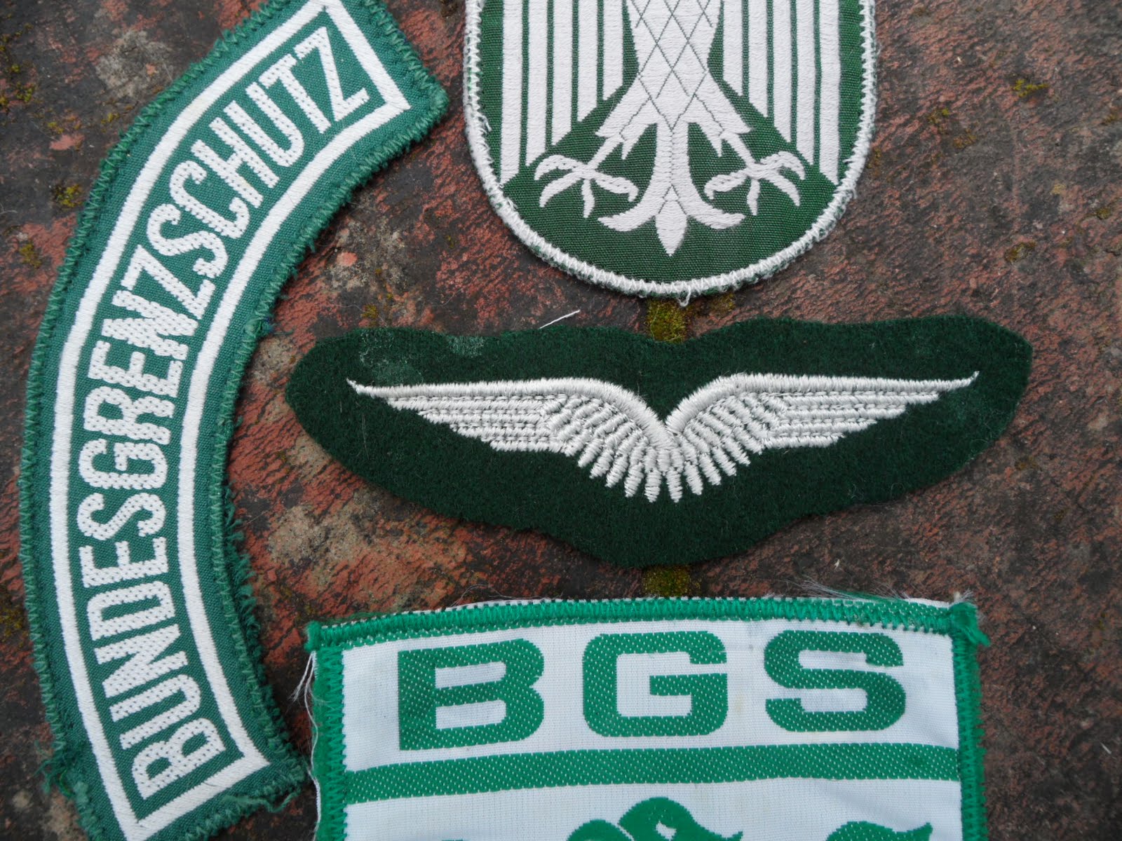 Four Bees: Bundesgrenzschutz Flight Wings & Sports Patch