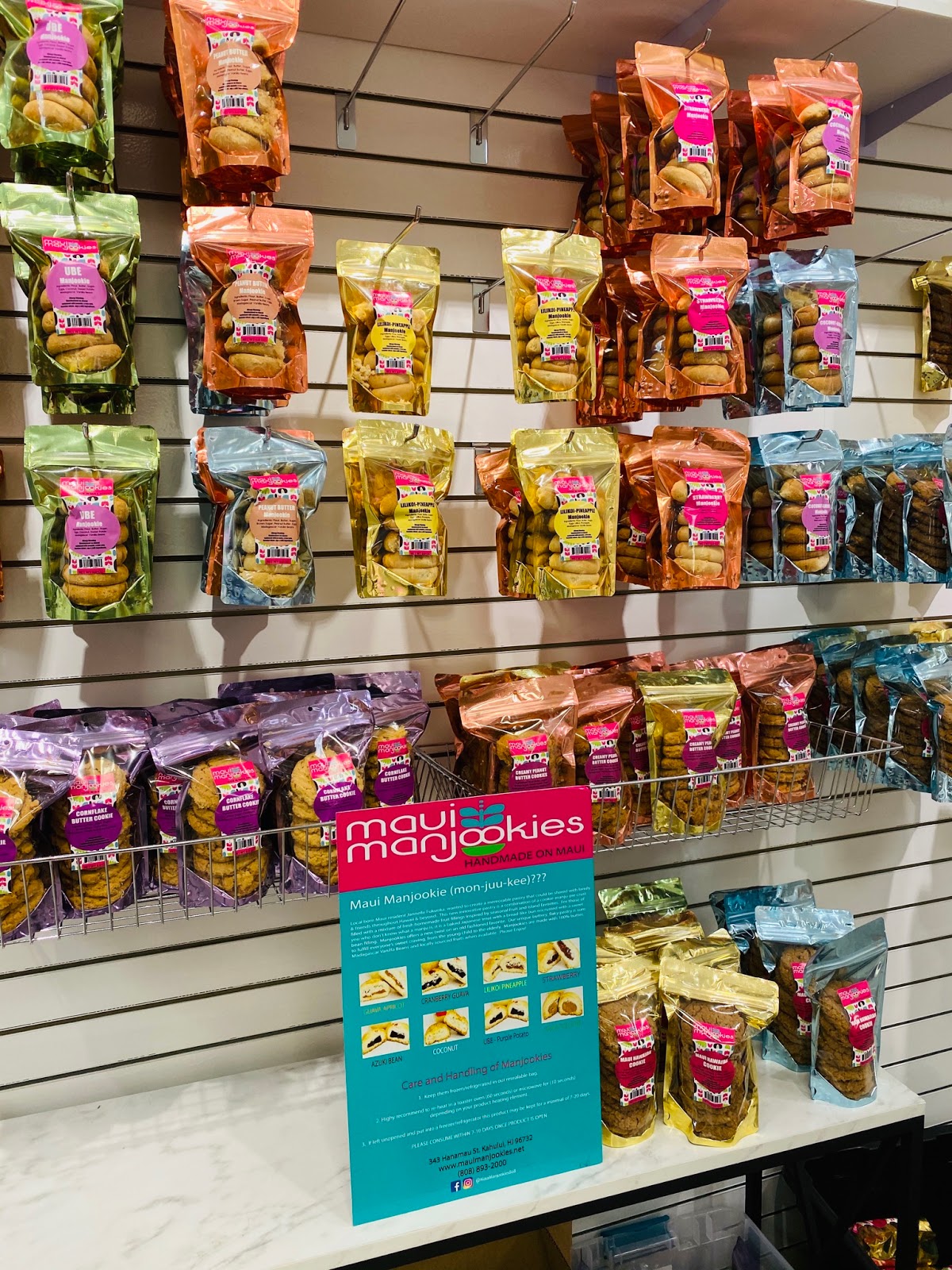 Hawaii Mom Blog Sweet Treats by Kris Opens at Pearlridge!