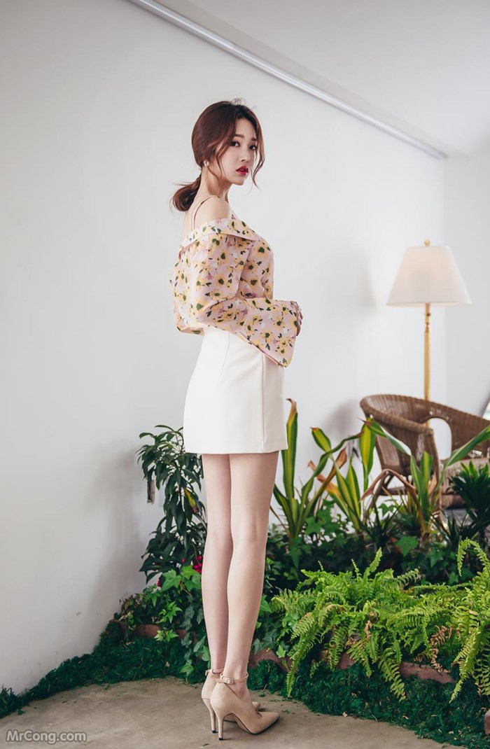 Beautiful Park Jung Yoon in the April 2017 fashion photo album (629 photos) photo 16-12