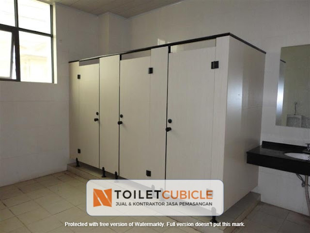 harga partisi toilet cubicle Surakarta