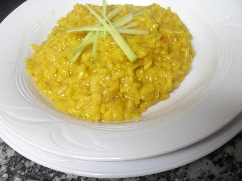 Receta de risotto al azafrán con pera y puerro