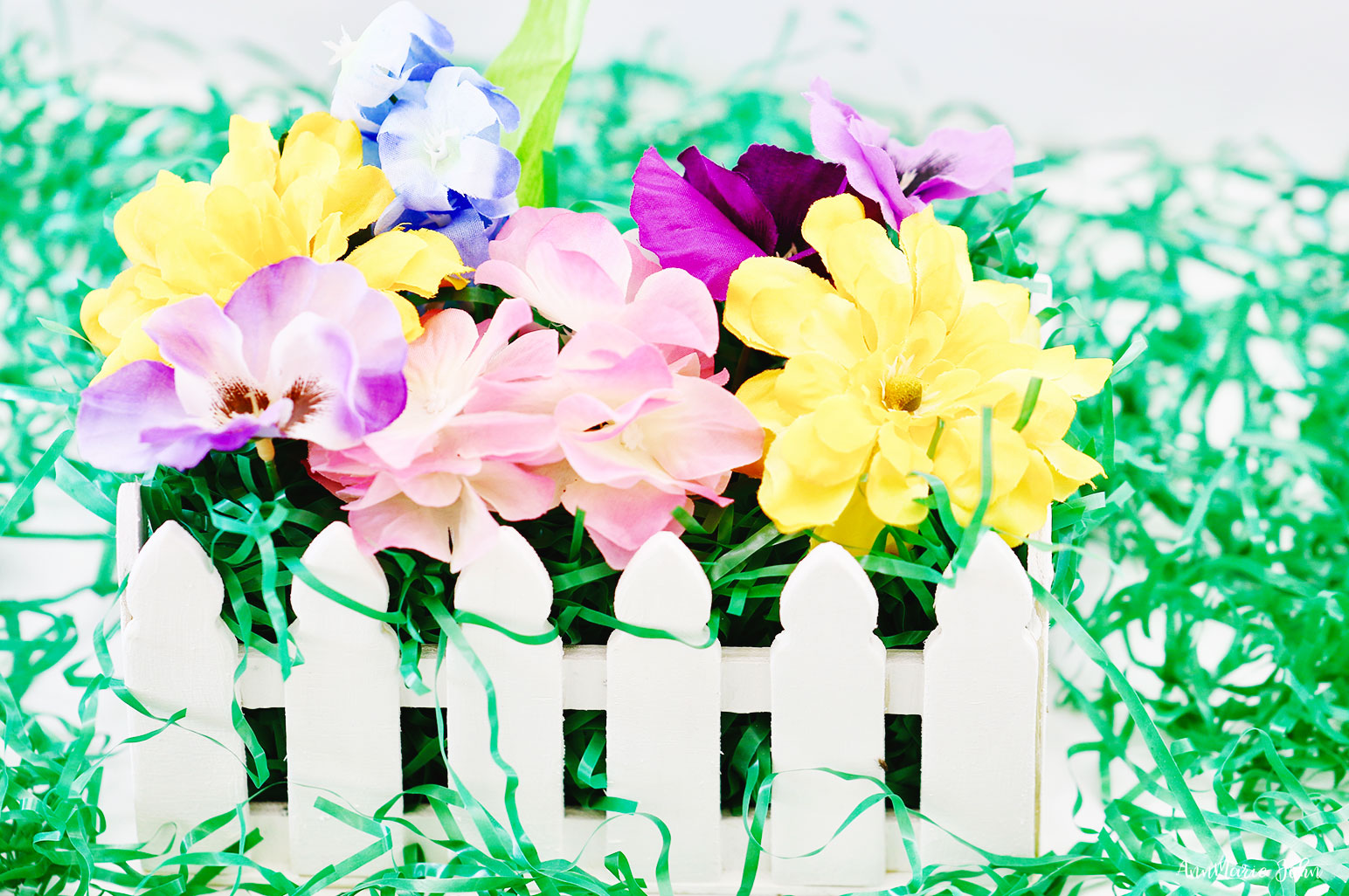 DIY White Picket Fence Flower Garden