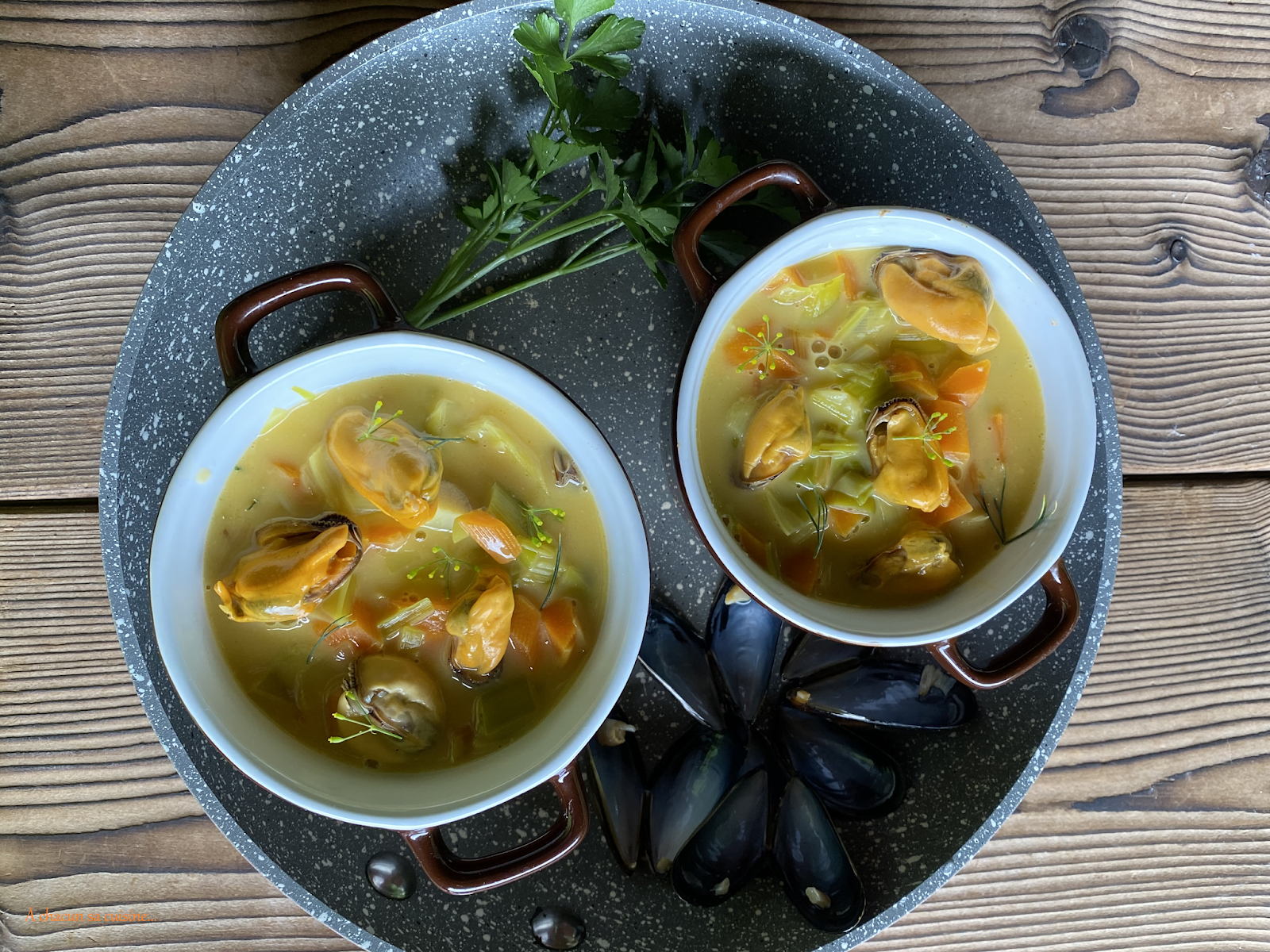 Cassolettes de moules poireaux et safran