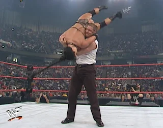 WWE / WWF - Armageddon 2000 - Val Venis bodyslams Chyna in their singles match
