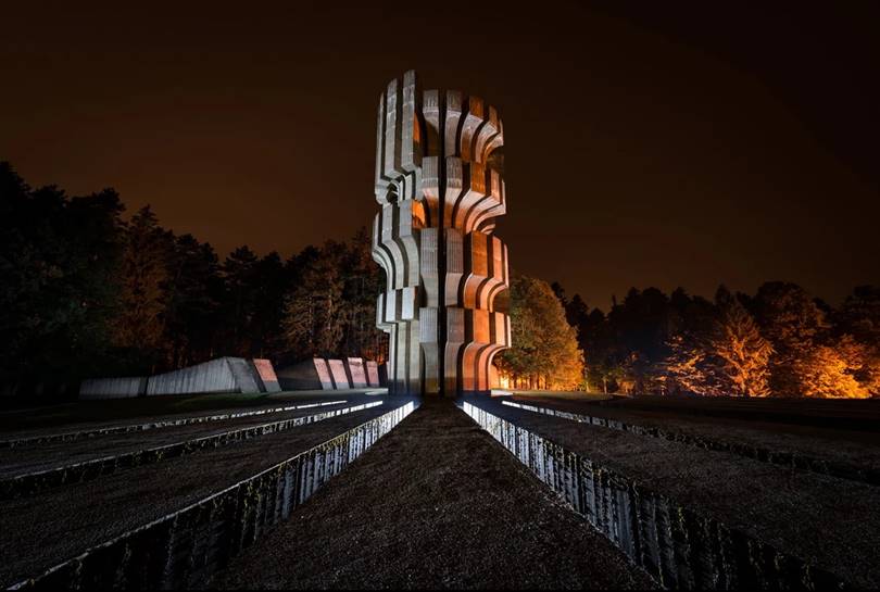 Due to its remote location and protected status within the national park, the monument to the revolution in Bosnia escaped vandalism during the war in the 1990s .