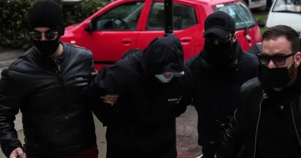 Πατέρας ανηλίκων που ξυλοκόπησαν τον σταθμάρχη: «Εγώ τα ξέρω τα παιδιά μου - Είναι διαμάντια & έχουν proficiency» Πατέρας ανηλίκων που ξυλοκόπησαν τον σταθμάρχη: «Εγώ τα ξέρω τα παιδιά μου - Είναι διαμάντια & έχουν proficiency»