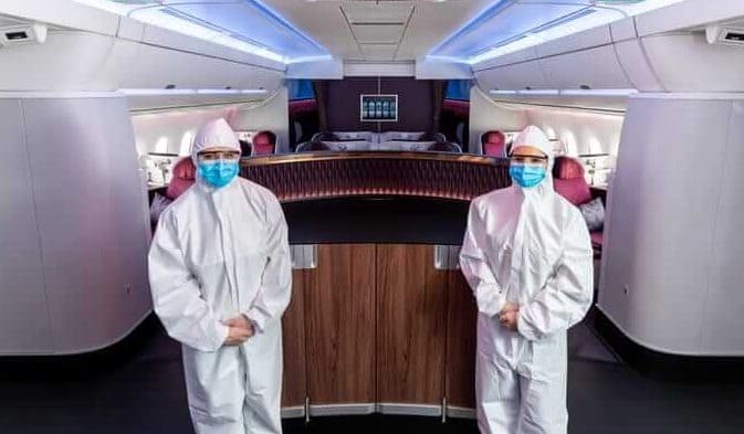 飛行機 は感染がヤバいのか と搭乗した乗客が不安にかられるカタール航空のフライト アテンダントの完全防御の新型コロナ制服 Billy S Journal