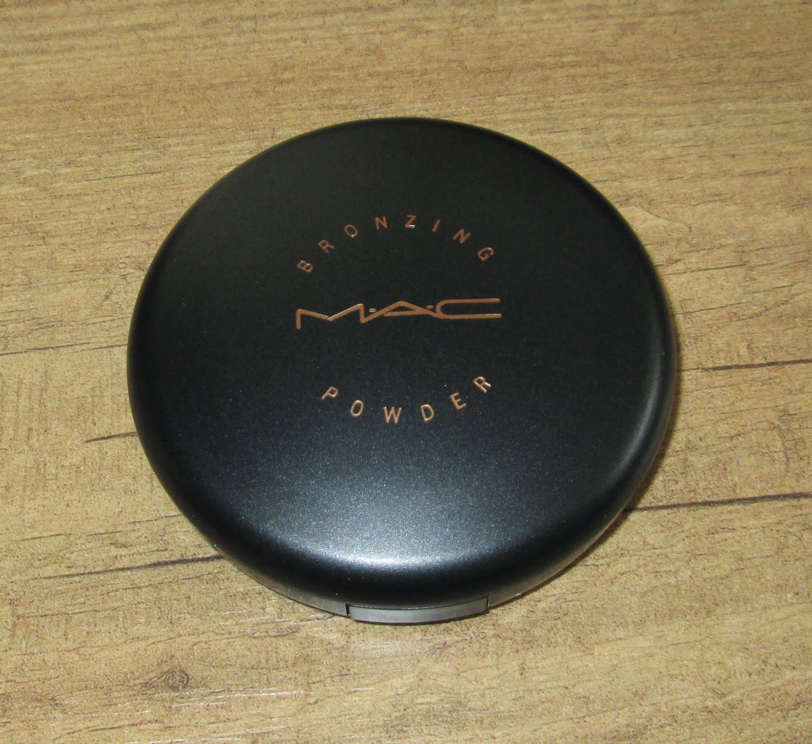 [Review] MAC Bronzing Powder in Matte Bronze