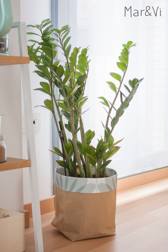 macetero de papel reciclado