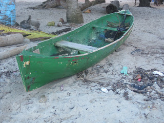 Belize dugout canoe design details