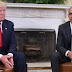 Dáng ngồi ở Nhà Trắng nói lên điều gì về Tổng thống Obama và Trump?