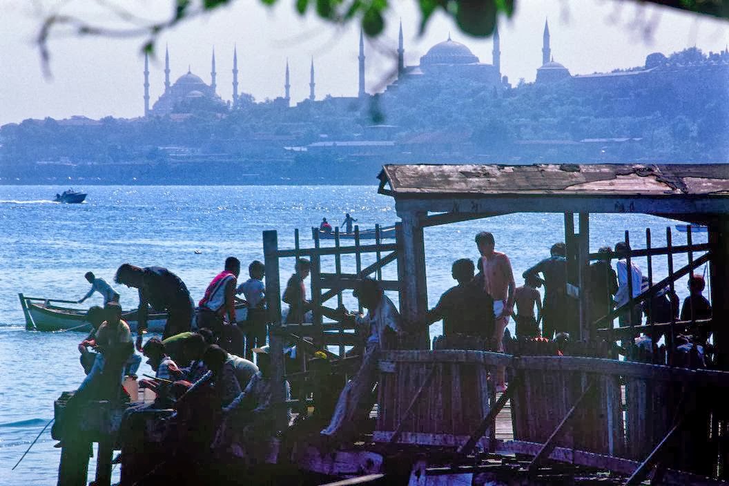 Wonderful Color Photographs Capture Daily Life in Turkey From Between ...