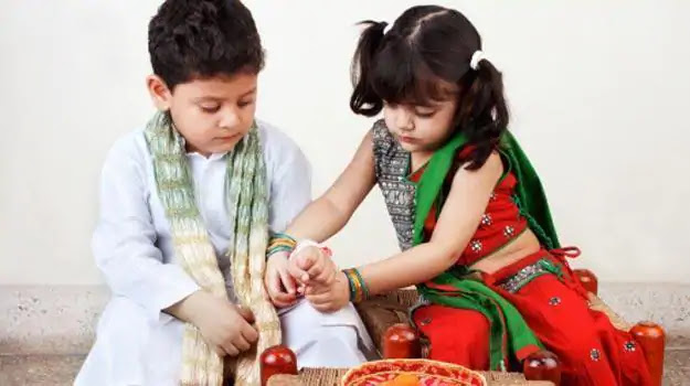 बहन को रक्षाबंधन पर भूलकर भी नहीं देना चाहिए ऐसे तोहफे बहन को रक्षाबंधन पर भूलकर भी नहीं देना चाहिए ऐसे तोहफे