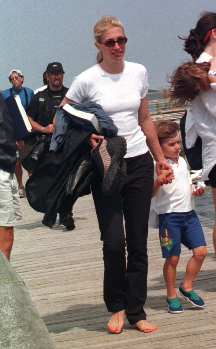 Style Icon: The Timeless Looks of Carolyn Bessette-Kennedy