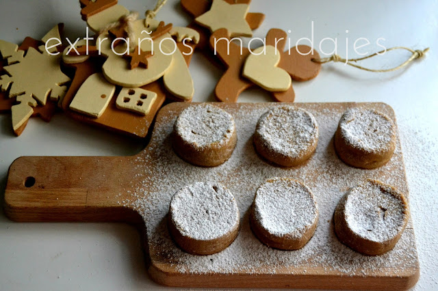 Polvorones De Harina De Maíz Y Nueces
