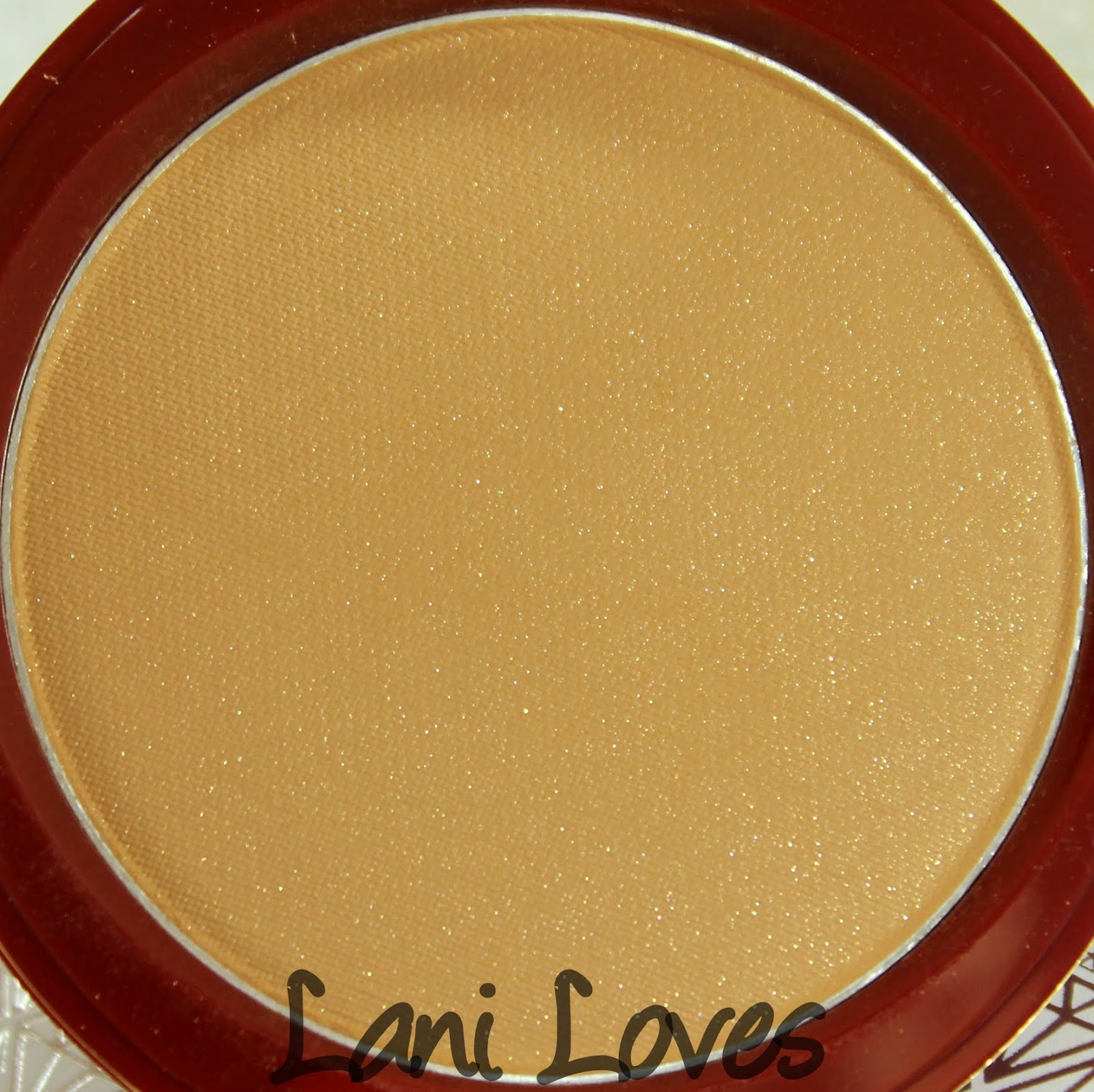 Moisture Mist Translucent Pressed Powder - Bronze Swatches & Review