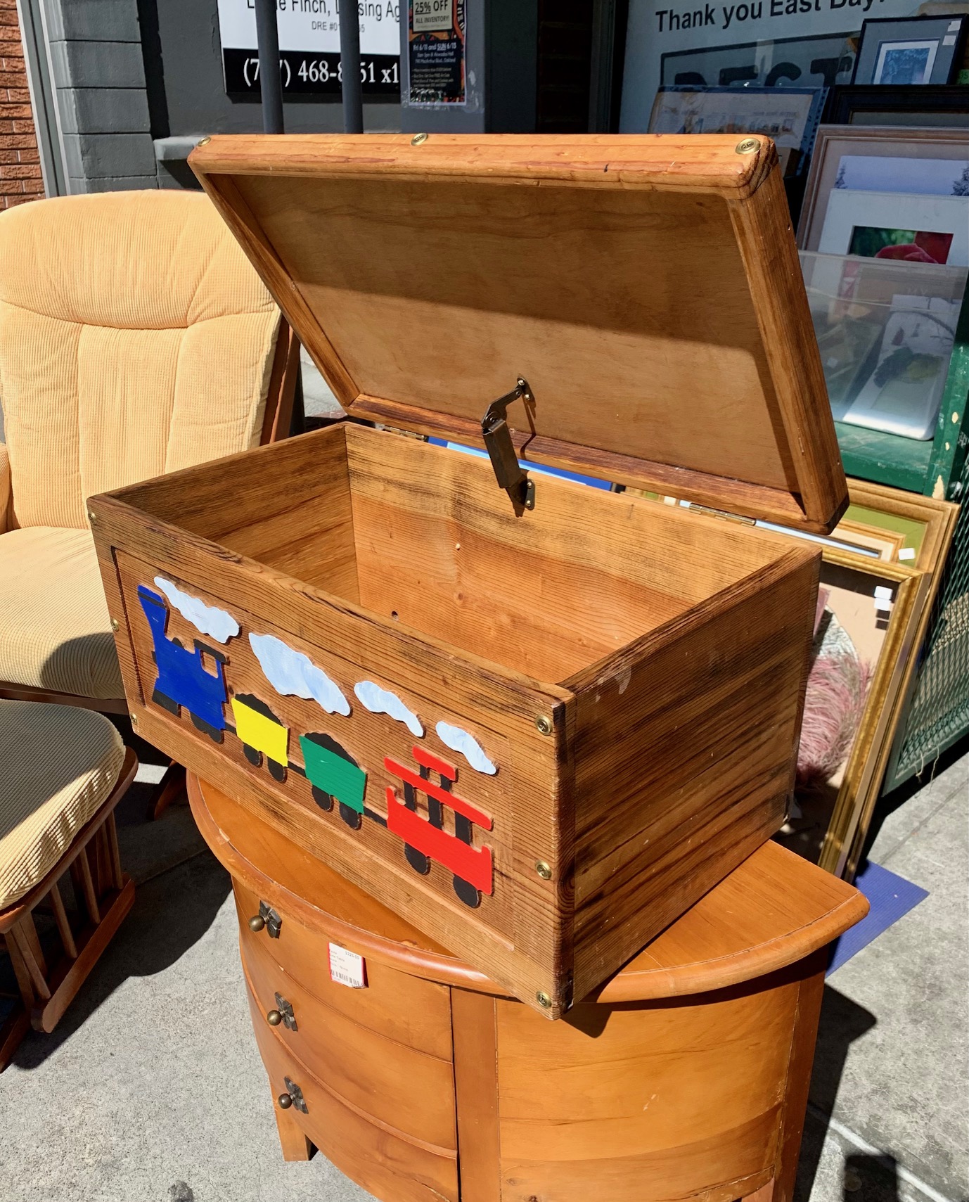 UHURU FURNITURE & COLLECTIBLES SOLD 106525 Kid Painted Toy Chest